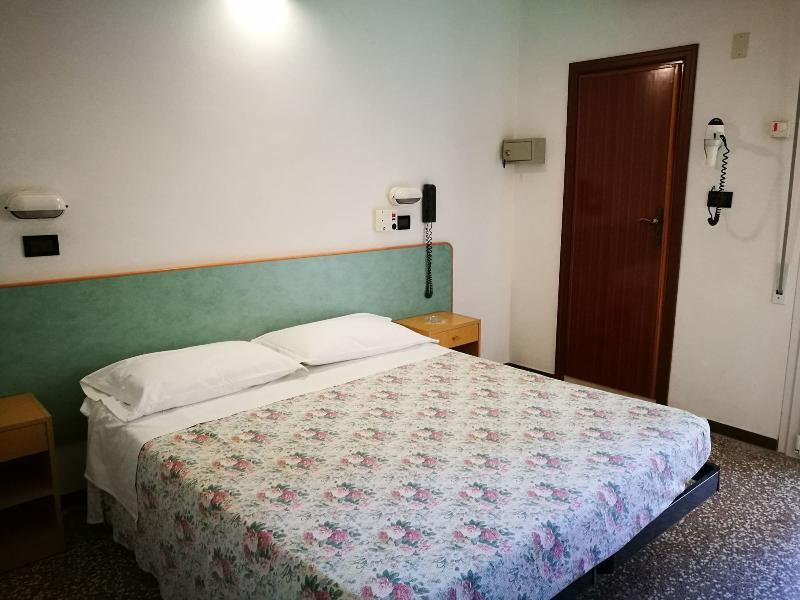 Hotel Haway Rimini Exterior photo
